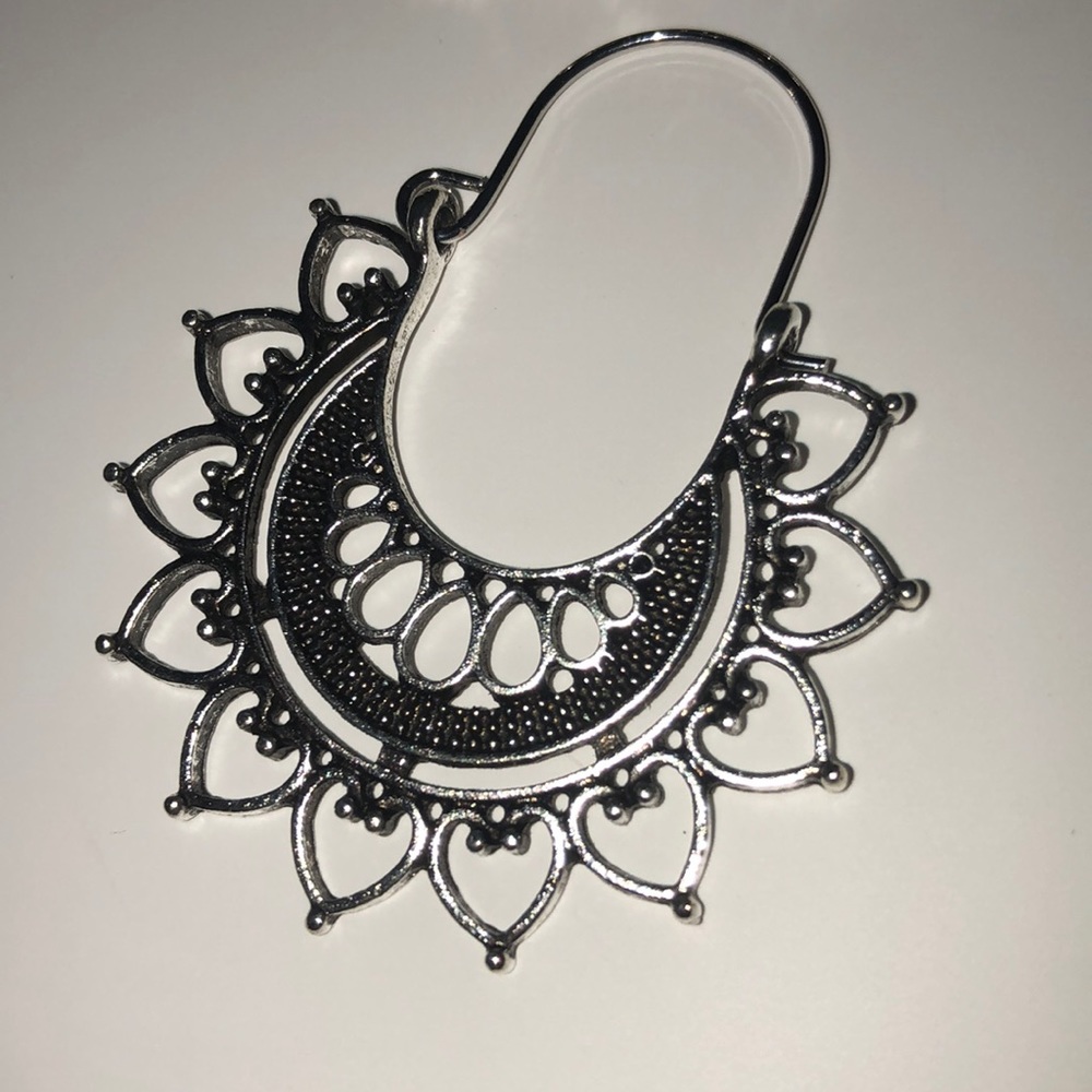 Etched Drop Hoop Hollow trendy Boho earrings - Picture 10 of 12